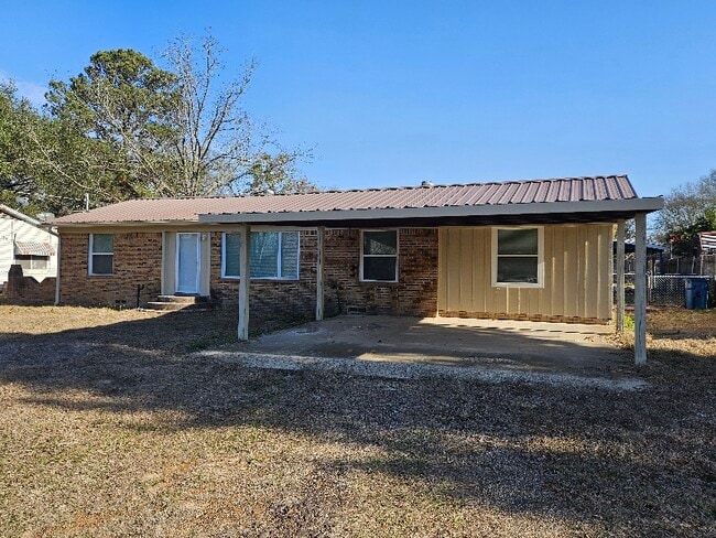 Building Photo - 302 N Main St