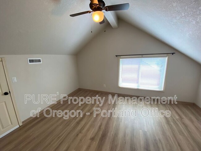 Building Photo - 15779 SW 87th Ave