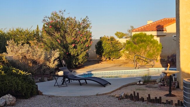 Building Photo - 56814 Mountain View Trail