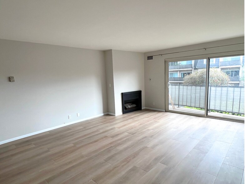 Building Photo - 8163 Redlands St