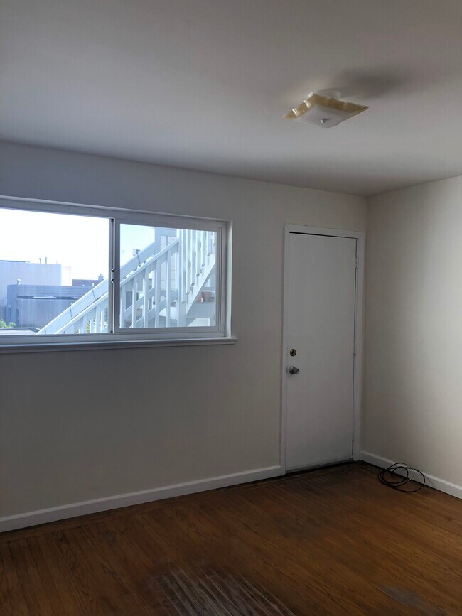 Building Photo - 2233 Taraval St