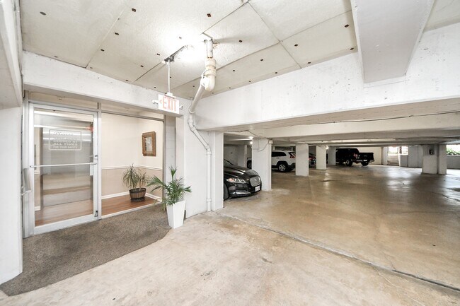 Building Photo - 5050 Ambassador Way