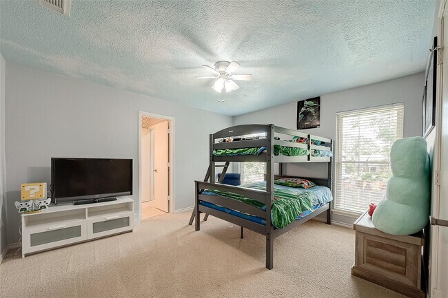 Building Photo - 17102 Misty Creek Dr