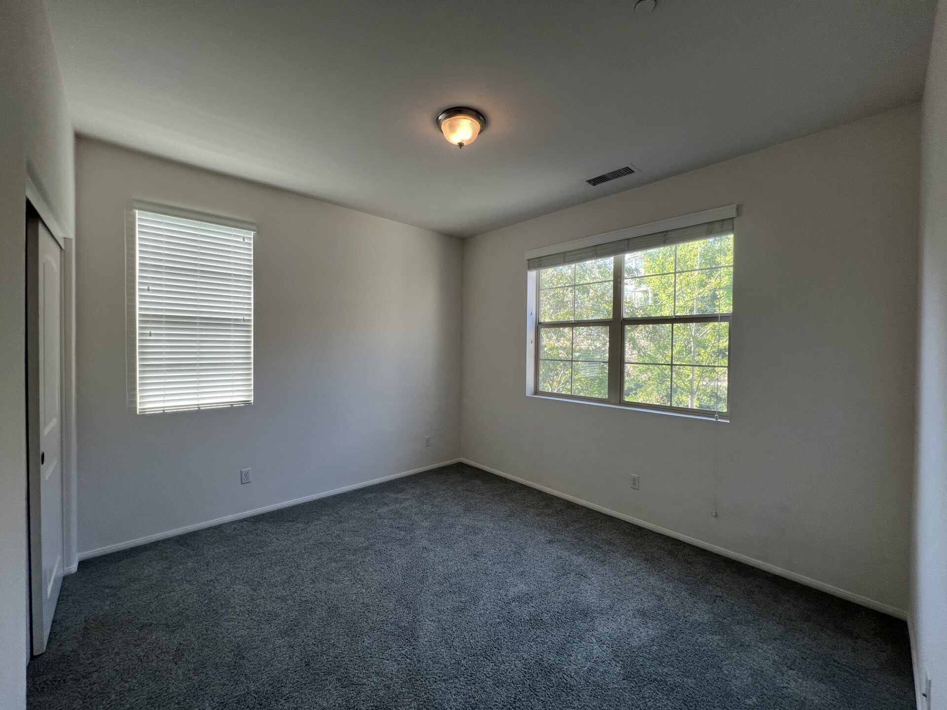 Building Photo - 747 E Lemon Swirl Dr