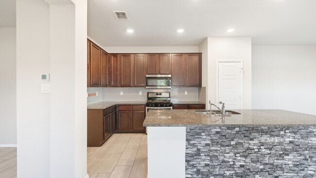 Building Photo - 534 Candor Stone