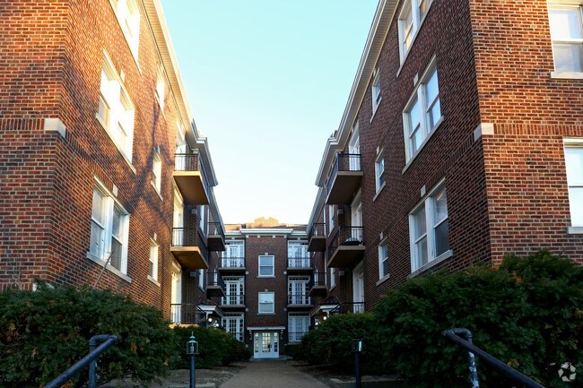 Primary Photo - 2622-26 Kingshighway