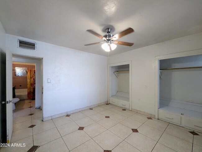 Building Photo - 1314 W Whitton Ave