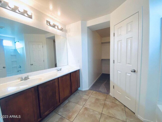 Building Photo - 5427 W Minton St