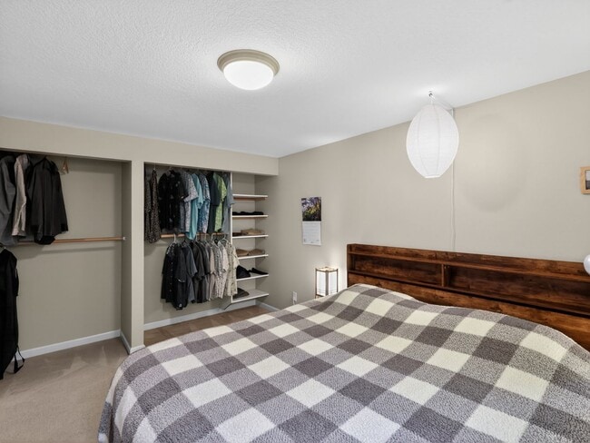 Building Photo - Fully Remodeled Single-Level in Four Seasons — Central A/C, Dual-Pane Windows, Engineered Hardwoo...