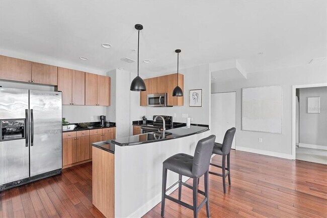 Building Photo - 525 E Jackson St