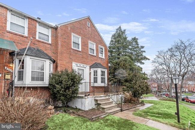 Building Photo - 8336 Wyton Rd
