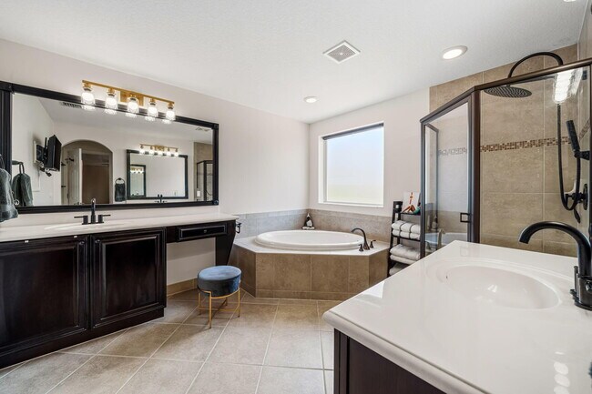 Building Photo - 10652 Ivanhoe Ln