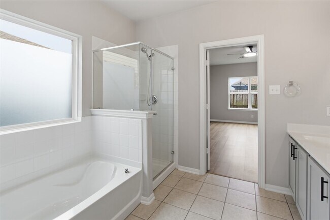 Building Photo - 2429 Palisade Crst Dr