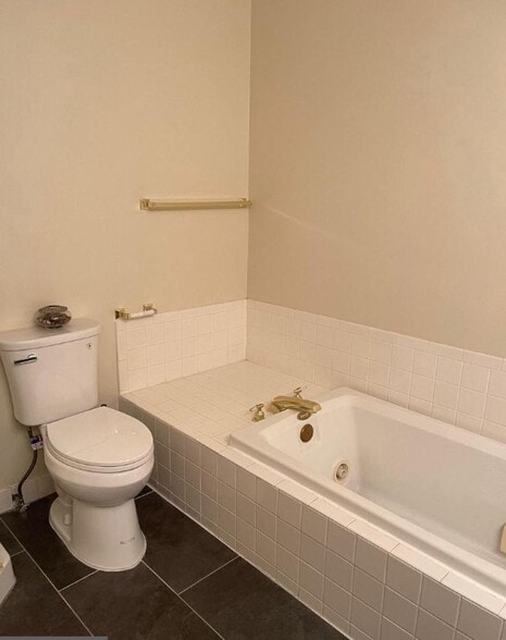 Building Photo - 9703 Whitley Park Pl