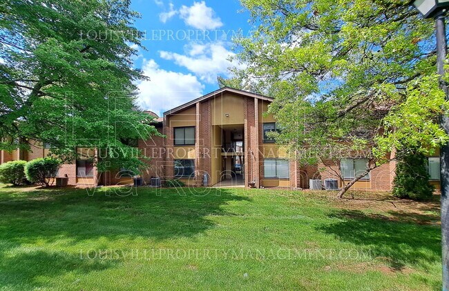 Primary Photo - 7096 Wildwood Cir