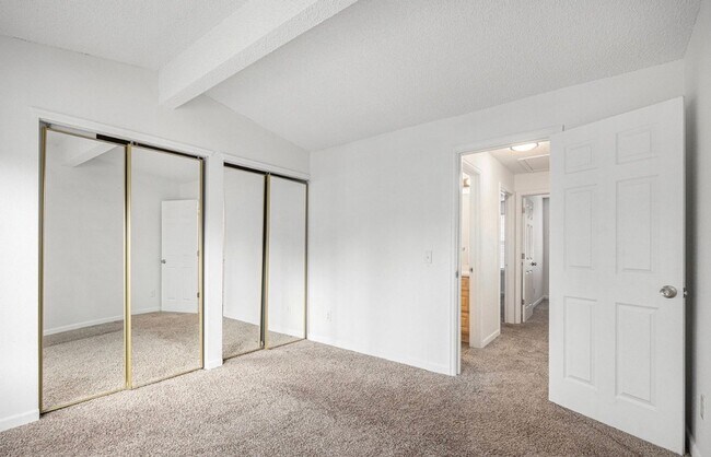 Building Photo - 8156 Washington St