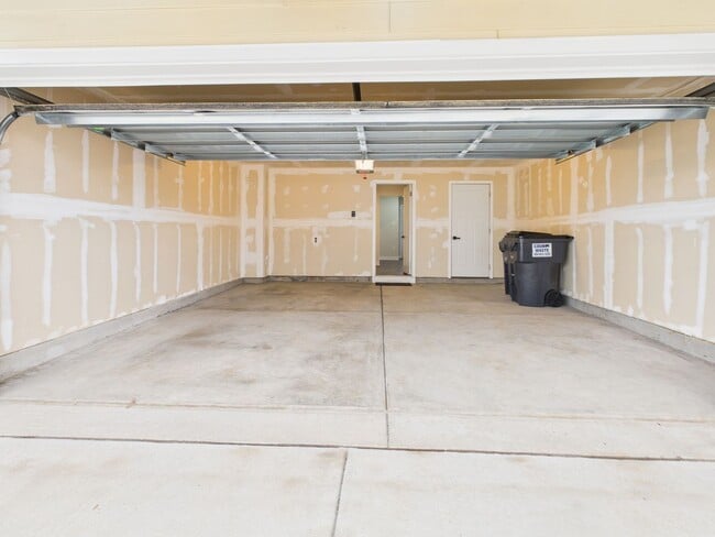 Building Photo - 428 Crofton Village Terrace