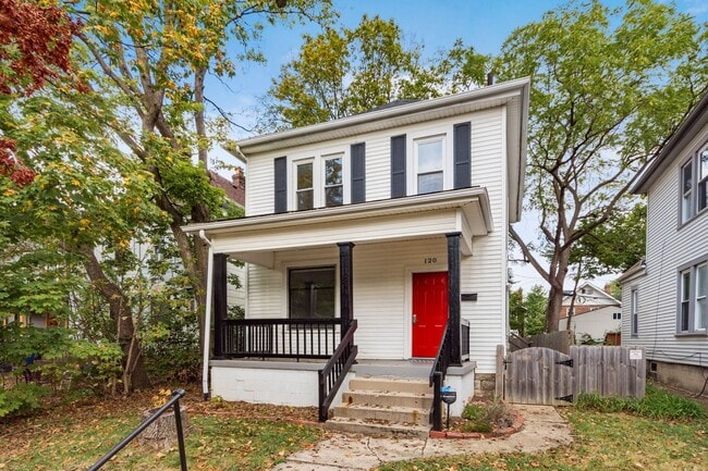 Primary Photo - Perfect home in the heart of a great commu...