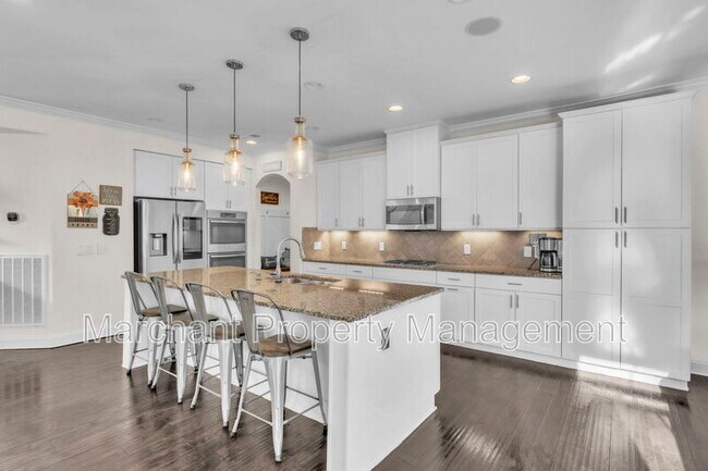 Building Photo - 4 Woodland Chase Ct
