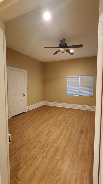 Building Photo - 4801 Sciota St