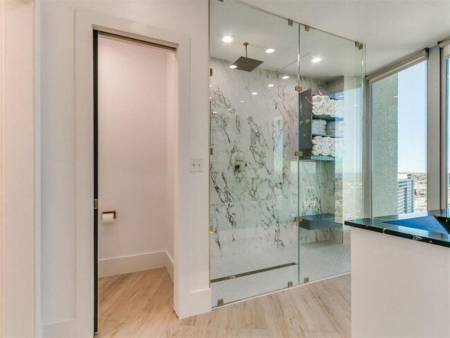 Building Photo - 5900 Mosteller Dr