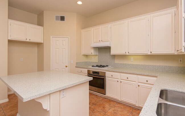 Building Photo - 3 Bd Home in the San Raphael Gated Community!