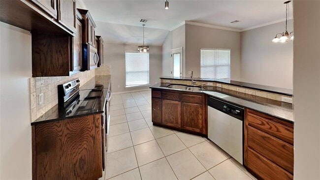 Building Photo - 16208 Romeo Dr