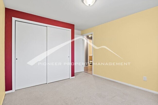 Building Photo - 1363 Ginny Ln