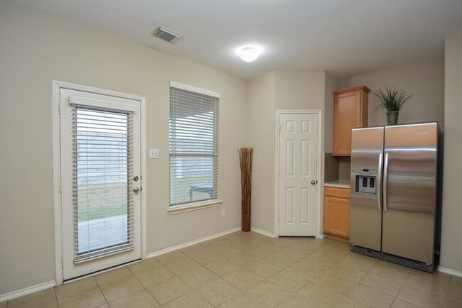 Building Photo - 9203 Kransbury Ln