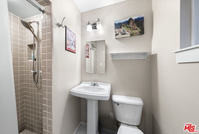 Building Photo - 5918 Canyon Cove