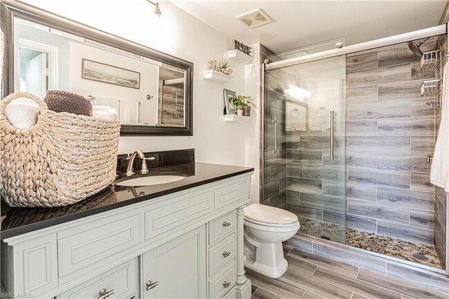 Building Photo - 1260 Wildwood Lakes Blvd