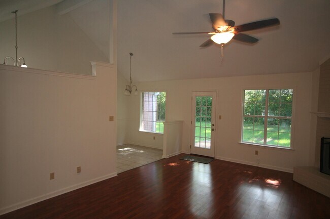 Building Photo - 1388 Milestone Dr
