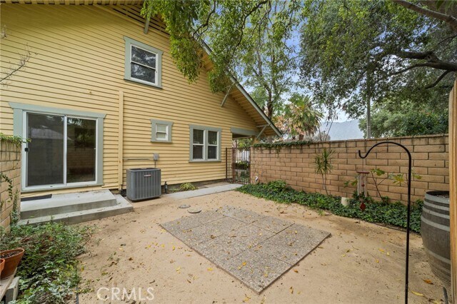 Building Photo - 316 E Foothill Blvd