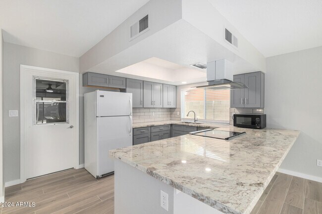 Building Photo - 7249 W Medlock Dr