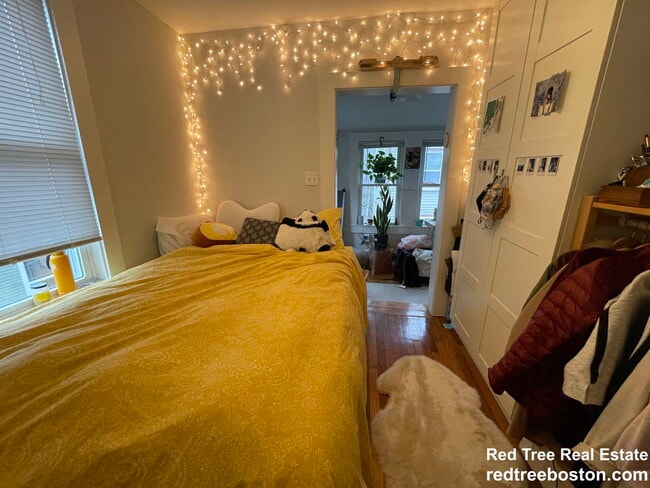 Building Photo - 7 Riverside Pl