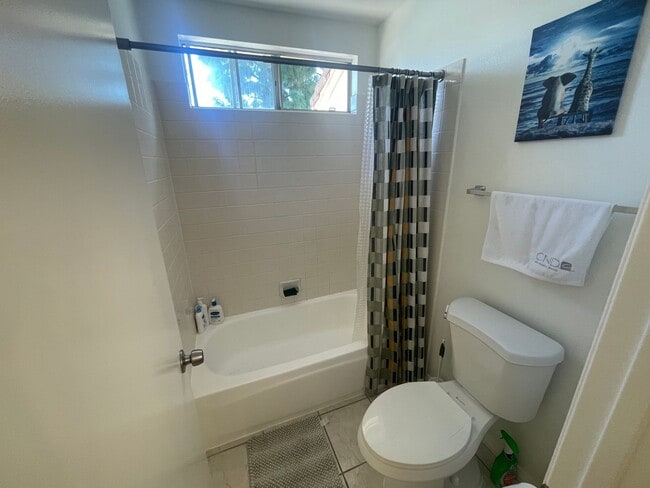 Building Photo - Dual Master Two Bedroom Townhome in Westpa...