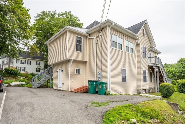 Building Photo - 176 Blossom St