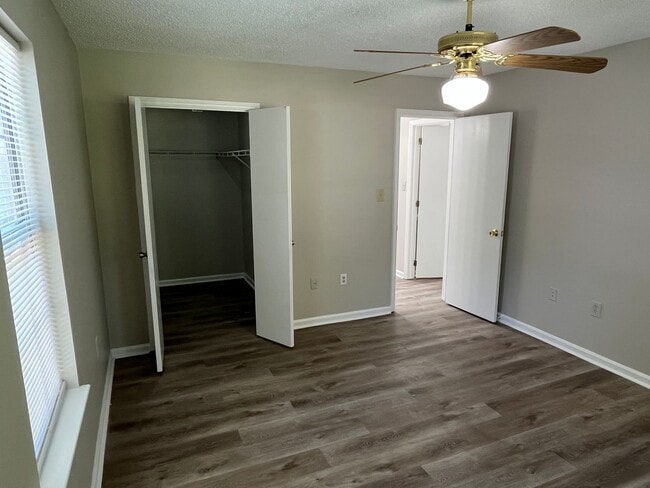 Building Photo - Updated 3 Bed + Loft with Large Garage in ...