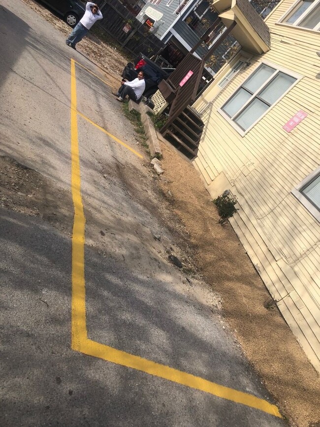 Building Photo - 30th-407 E