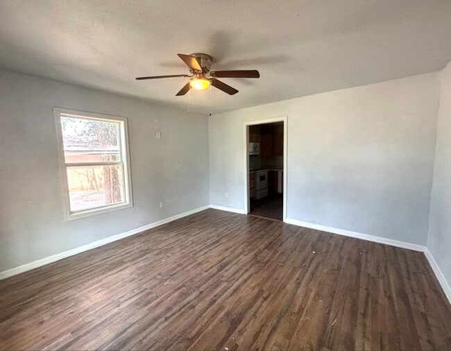 Building Photo - Charming 3 Bedroom in Littlefield
