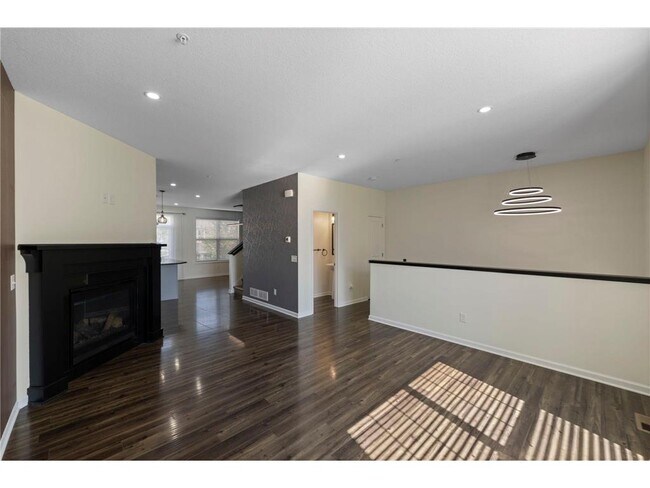 Building Photo - 8085 Central Park Way