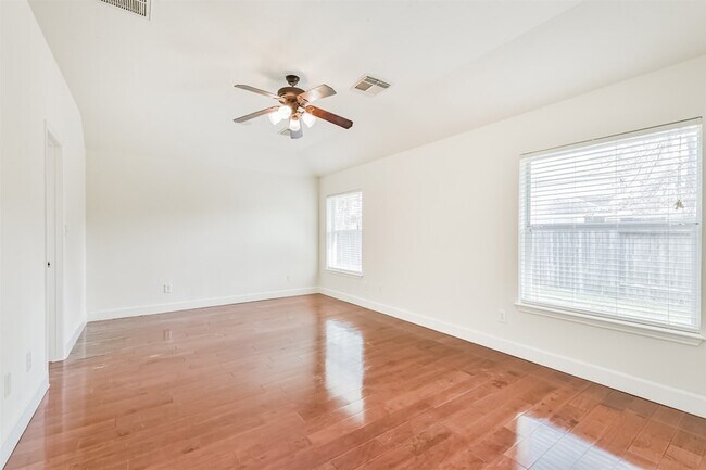 Building Photo - 7 Heron Hollow Ct