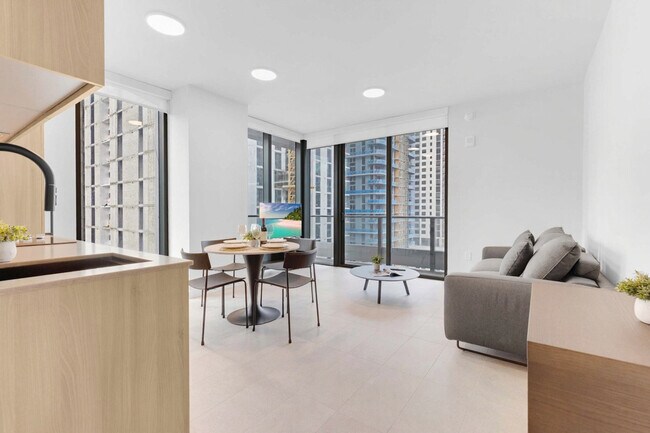 Building Photo - 501 NE 1st Ave