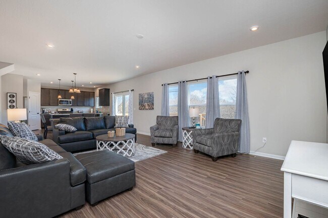 Building Photo - Brand new and fully furnished corporate executive home