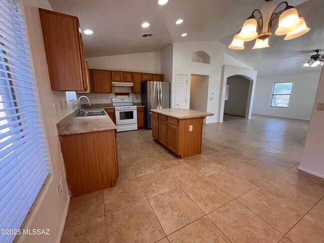 Building Photo - 13268 E Mesquite Flat Spring Dr