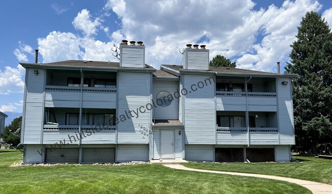 Primary Photo - Modern Comfort Meets Style in This Sunlit,...