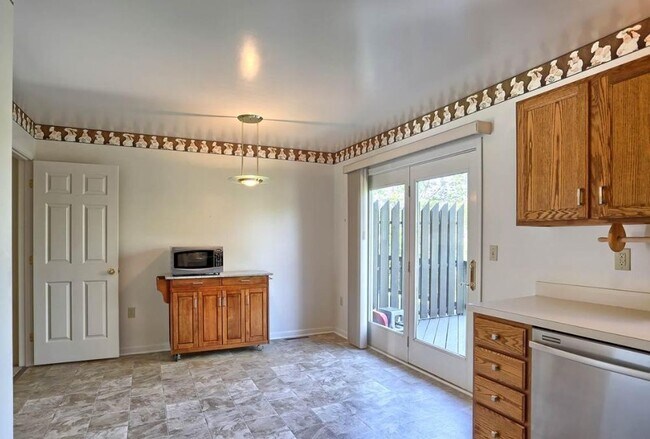 Building Photo - 50 Ironstone Dr
