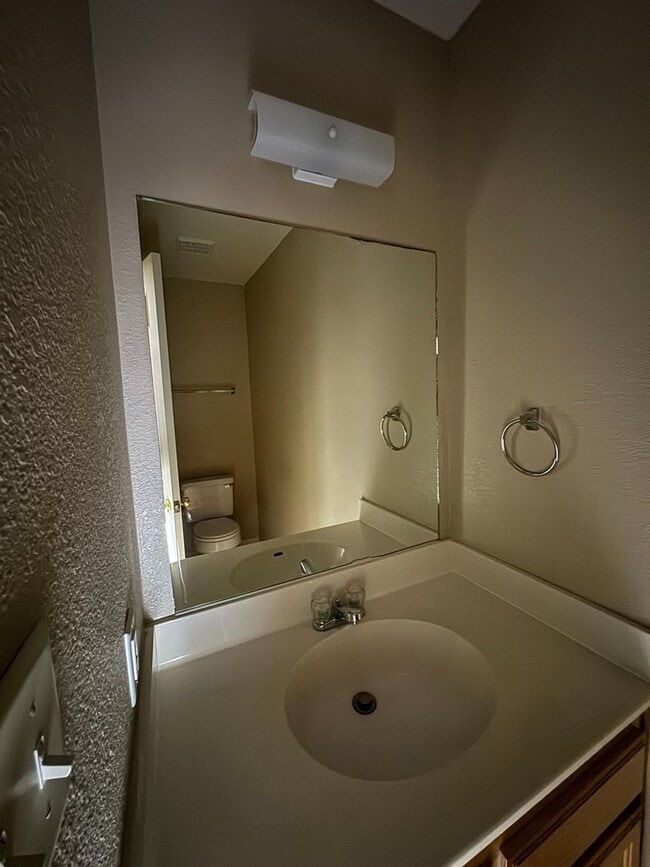 Building Photo - 3805 Ys Pak Ct