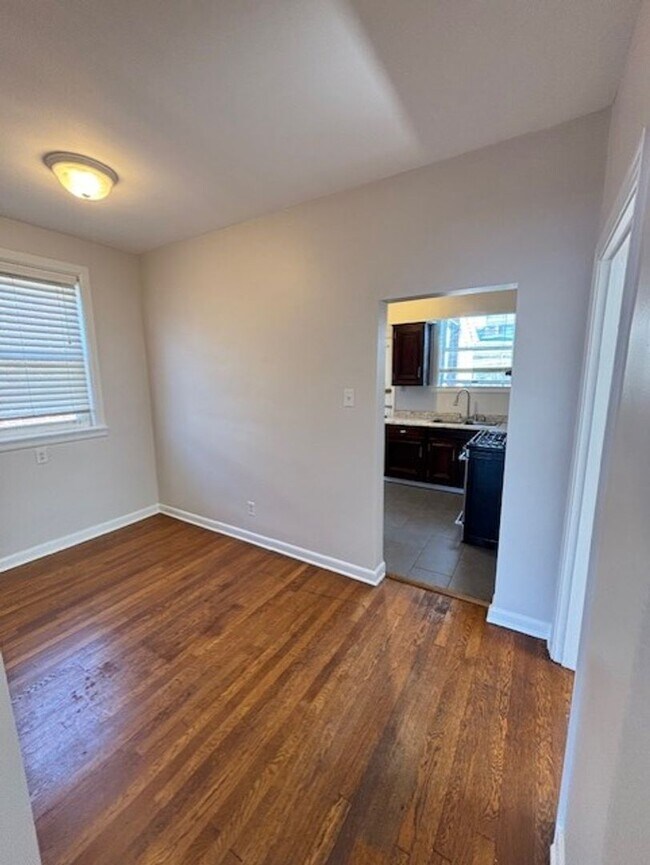 Building Photo - 2709 Pyramid Ave