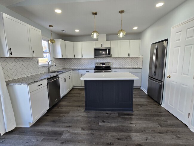 Building Photo - 3533 Cedar Post Rd